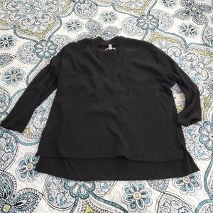 Keyhole long sleeve top